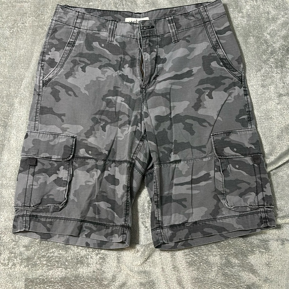 Urban Pipeline Cargo Shorts Size 31